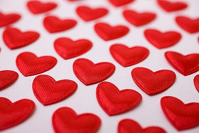 女鬼面前“鬼画符”！《当火车鸣笛3秒》，不一样的实景AVG